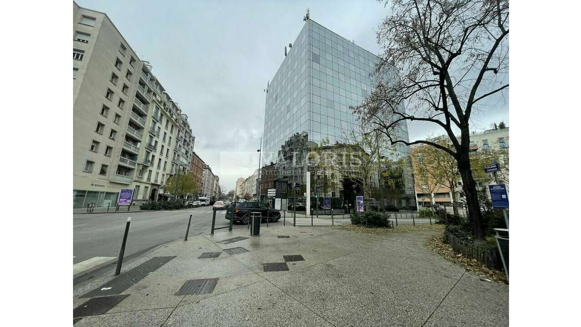 VILLEURBANNE - BUREAUX à louer