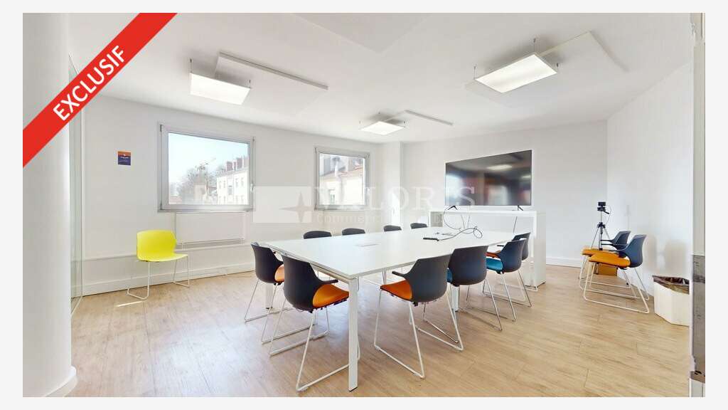 Bureaux 447m² très bon état à louer à Villeurbanne