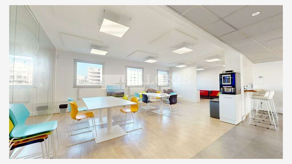 Bureaux 447m² très bon état à louer à Villeurbanne