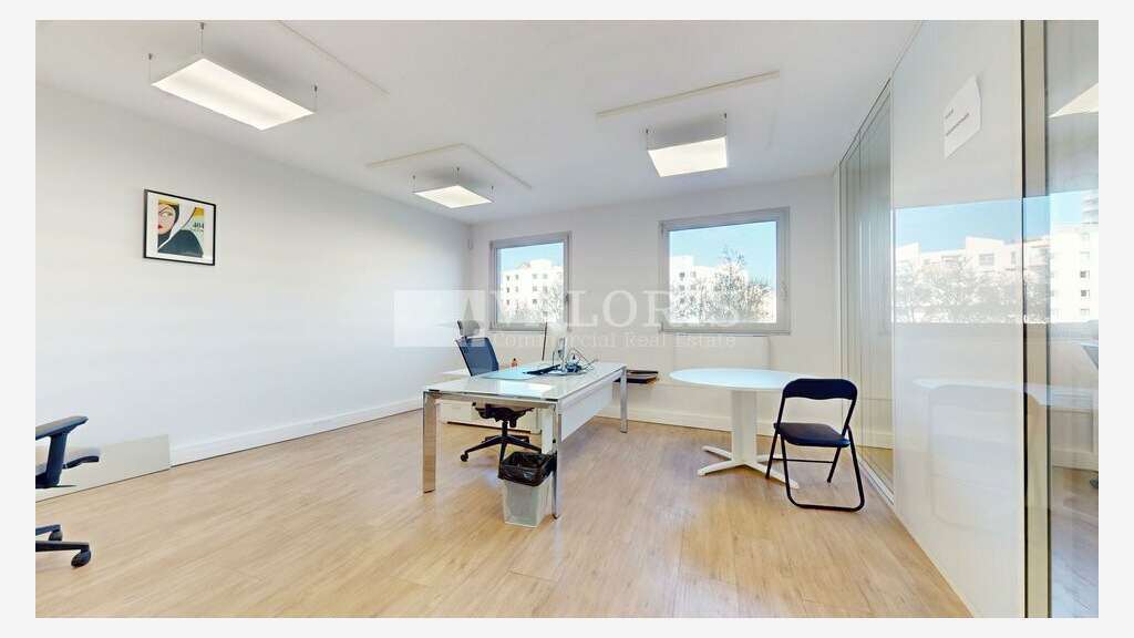Bureaux 447m² très bon état à louer à Villeurbanne