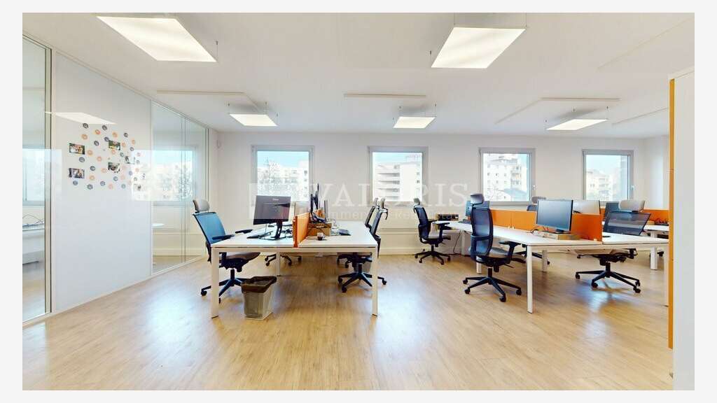 Bureaux 447m² très bon état à louer à Villeurbanne
