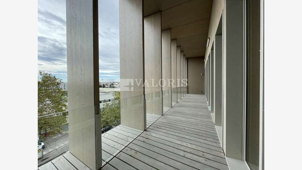Bureaux divisibles 1178m² à louer à Vaulx en Velin