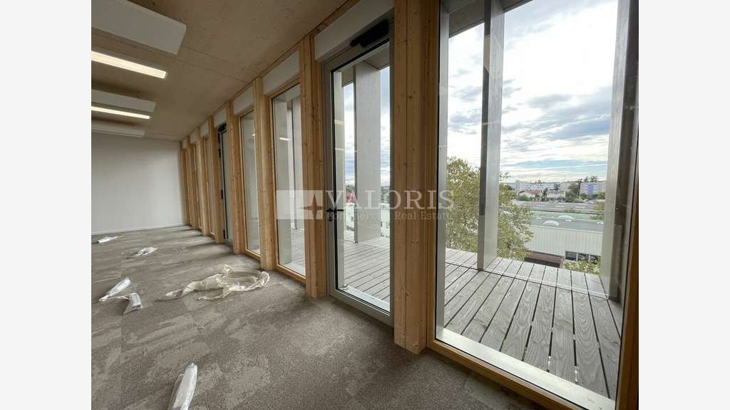 Bureaux divisibles 1178m² à louer à Vaulx en Velin