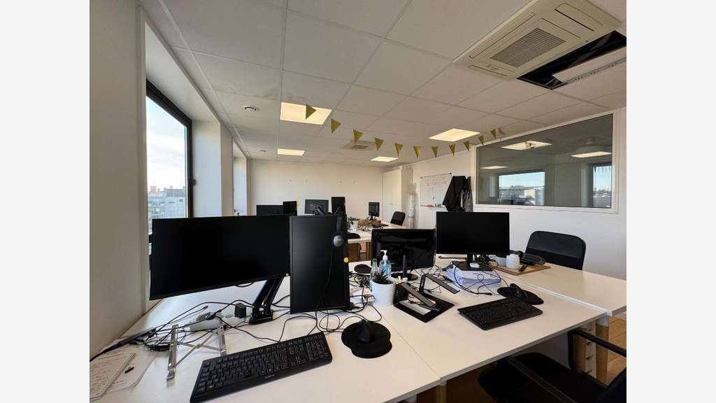 A louer bureaux de 83m² à Villeurbanne Charpennes