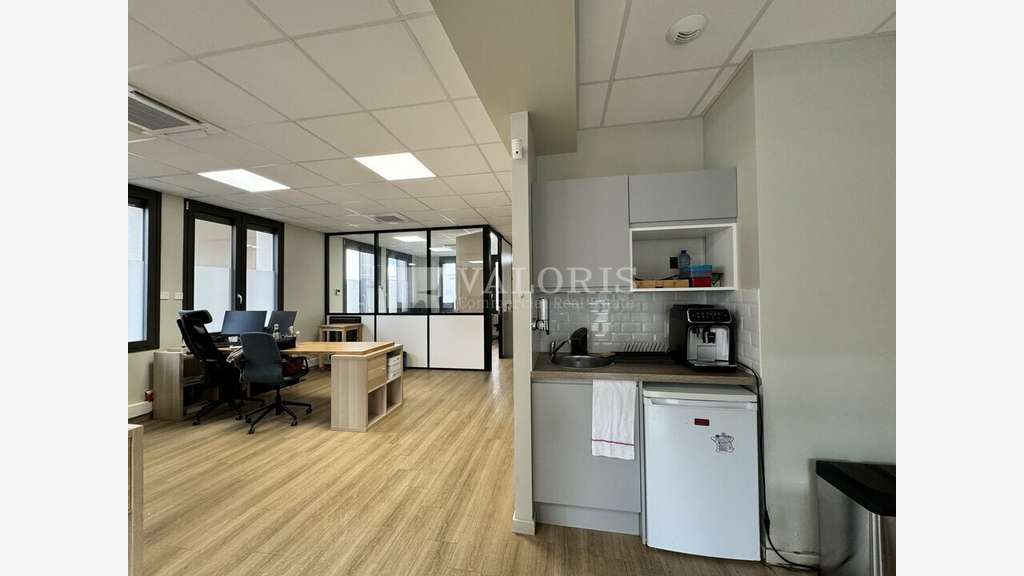 VILLEURBANNE - BUREAUX à louer
