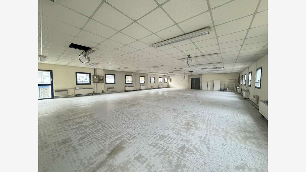 VILLEURBANNE - BUREAUX à louer