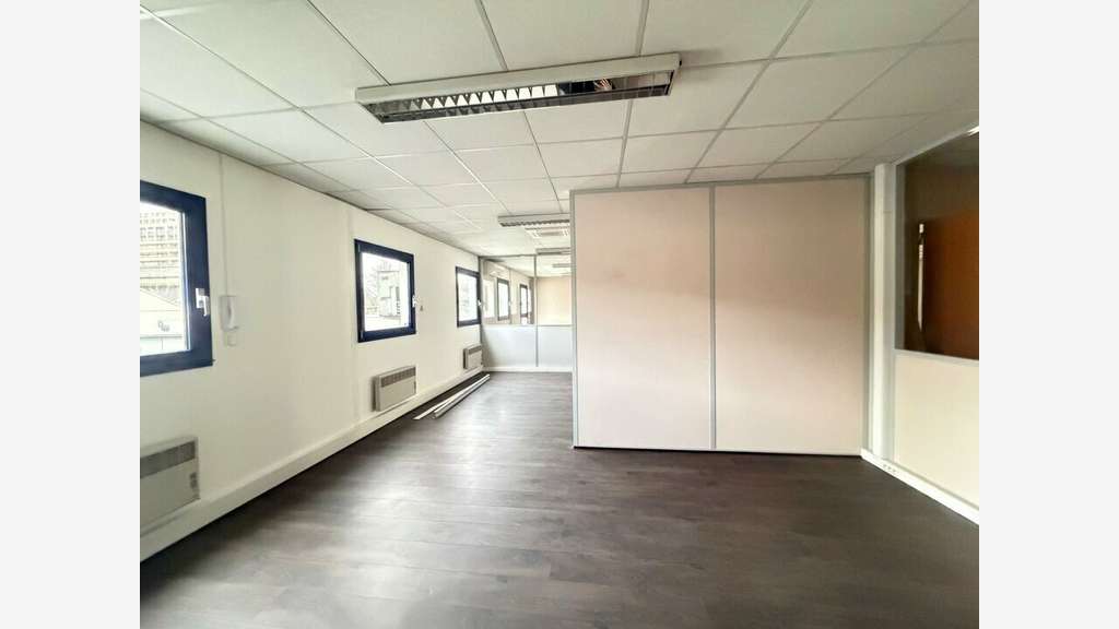 VILLEURBANNE - BUREAUX à louer