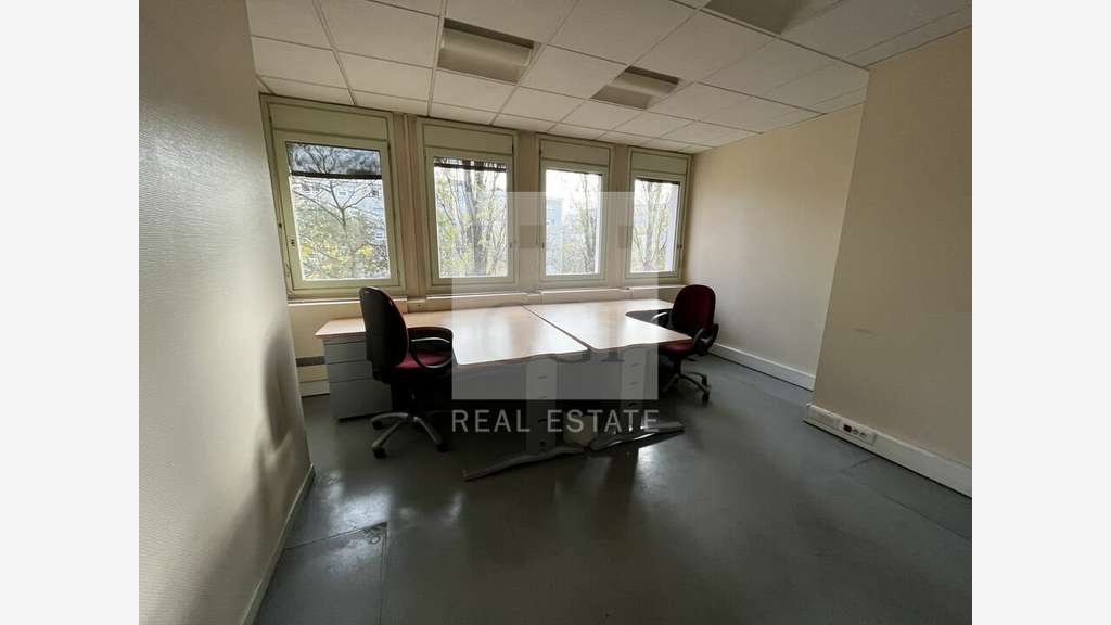 Bureaux 1026m² à louer à Villeurbanne