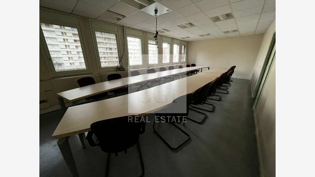 Bureaux 1026m² à louer à Villeurbanne