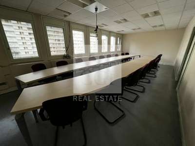 Bureaux 1026m² à louer à Villeurbanne