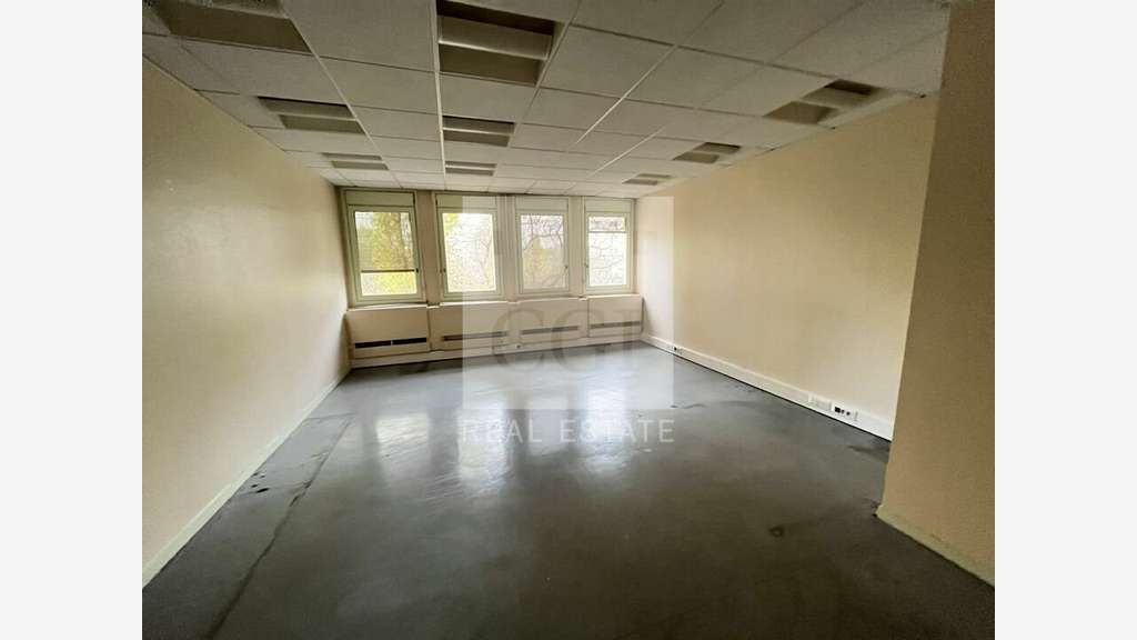 Bureaux 1026m² à louer à Villeurbanne