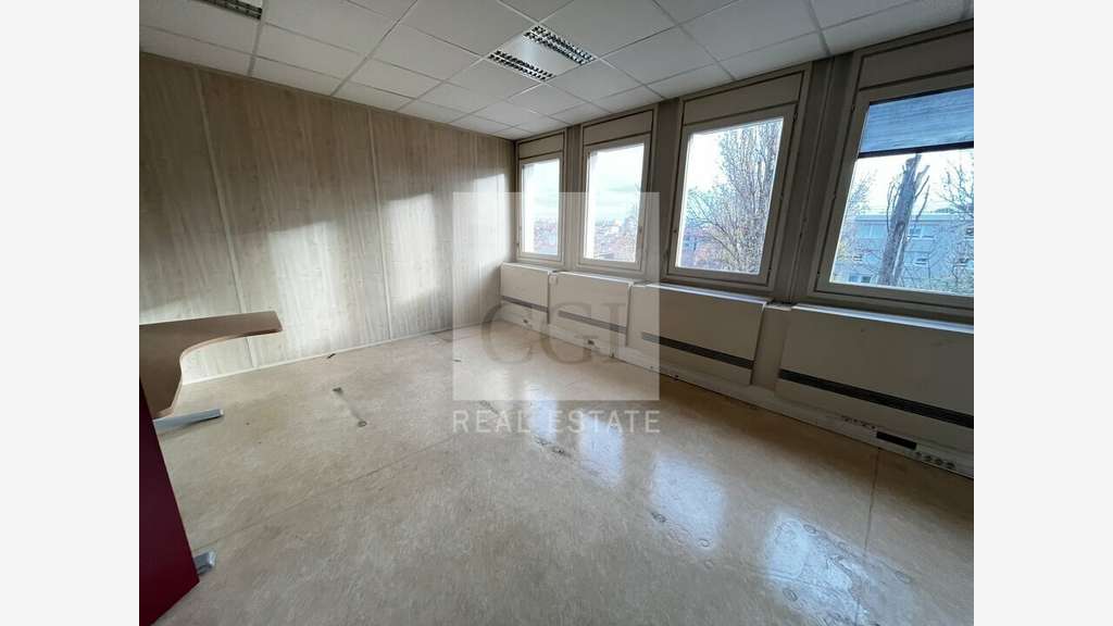 Bureaux 1026m² à louer à Villeurbanne