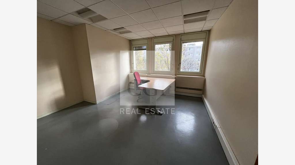 Bureaux 1026m² à louer à Villeurbanne