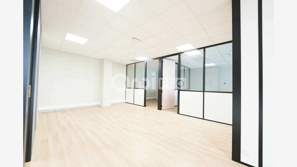 Bureaux à louer 112m² à Villeurbanne