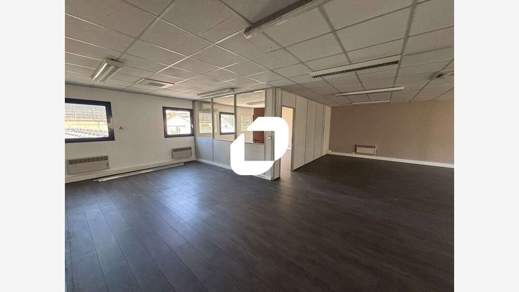 A louer Bureaux 2326m² Villeurbanne