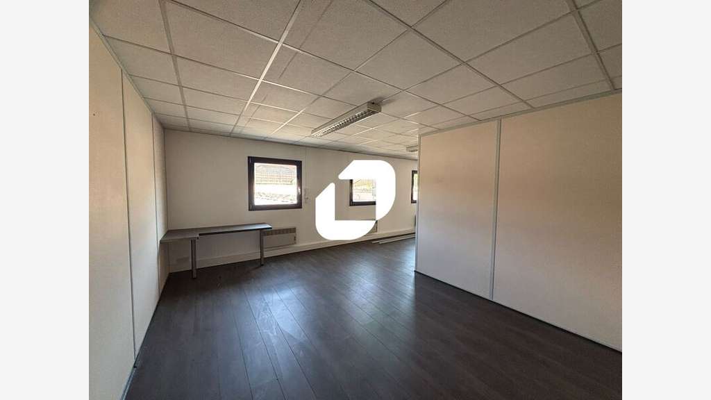 A louer Bureaux 2326m² Villeurbanne