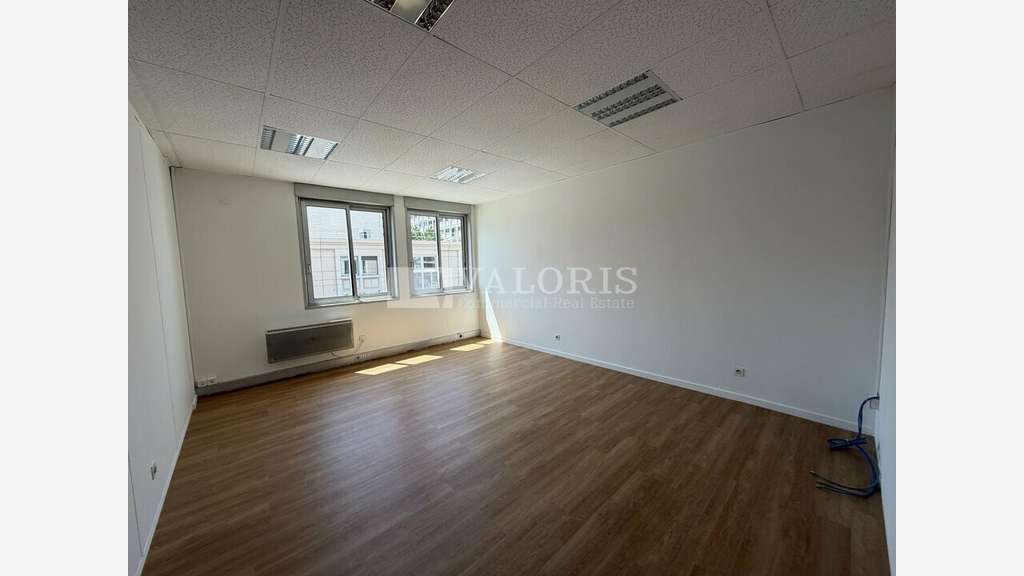 VILLEURBANNE - BUREAUX à louer