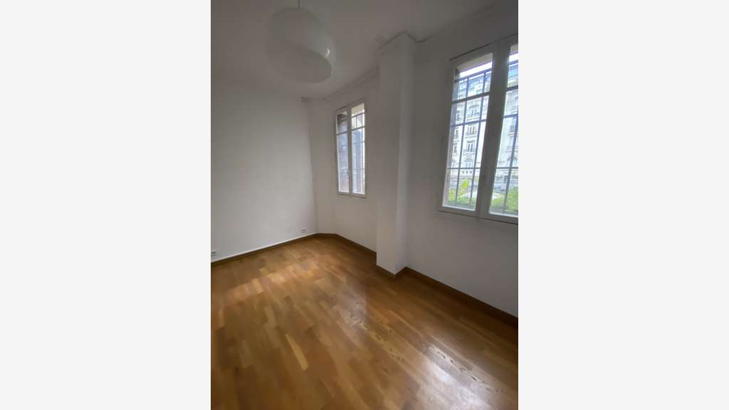 A louer bureaux 132m² R+1 centre ville Vincennes