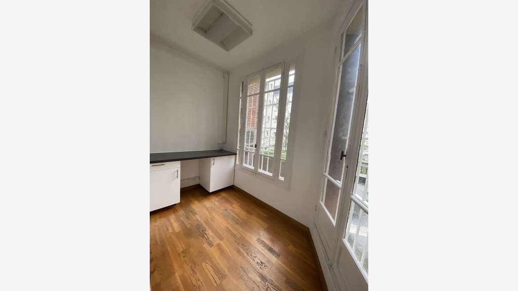 A louer bureaux 132m² R+1 centre ville Vincennes