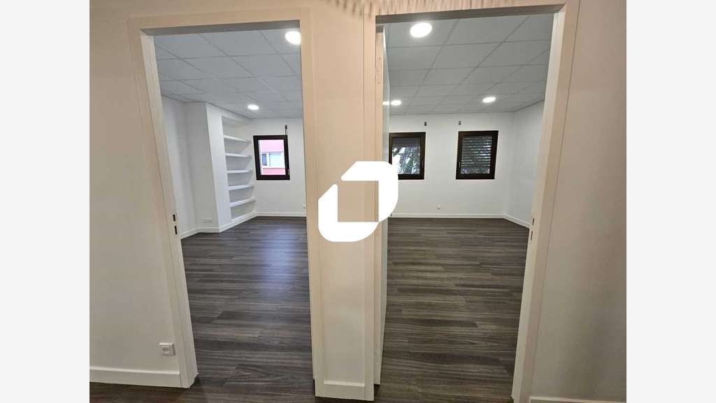 A louer Bureaux 51m² Viroflay