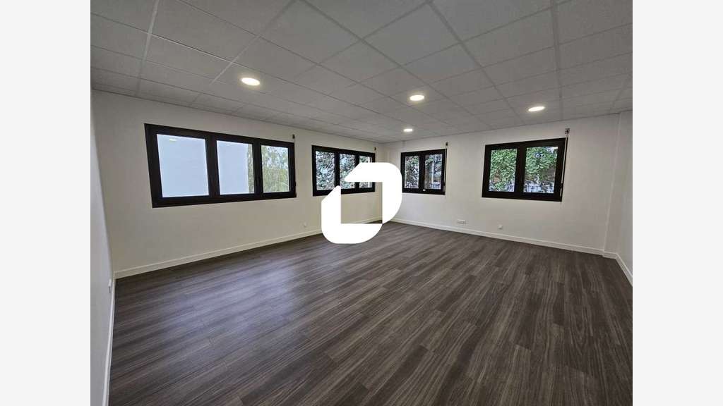 A louer Bureaux 51m² Viroflay