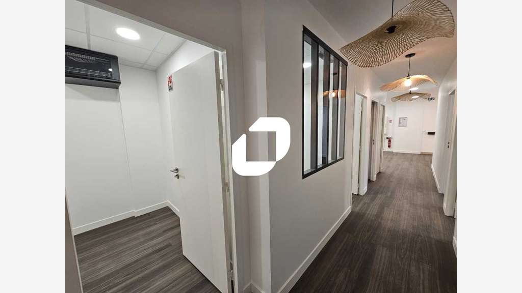 A louer Bureaux 51m² Viroflay