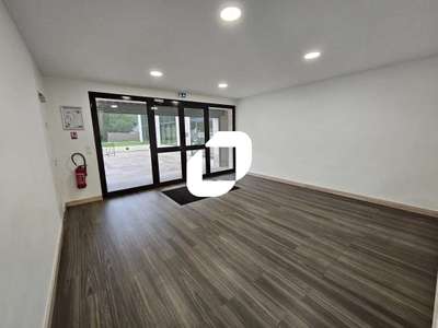 A louer Bureaux 51m² Viroflay