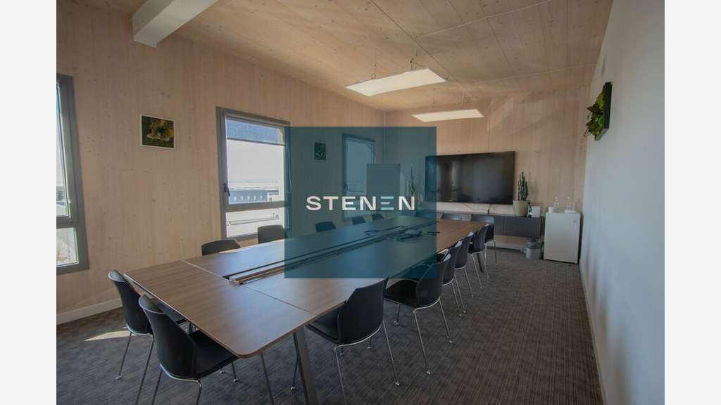 Location bureaux 703,60m² en bon état à Vitrolles
