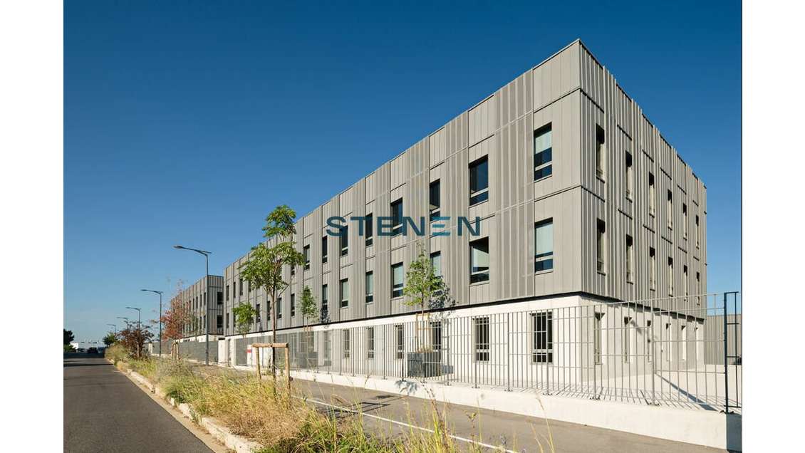 Location bureaux 703,60m² en bon état à Vitrolles