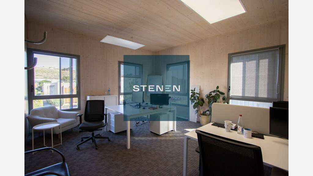 Location bureaux 703,60m² en bon état à Vitrolles