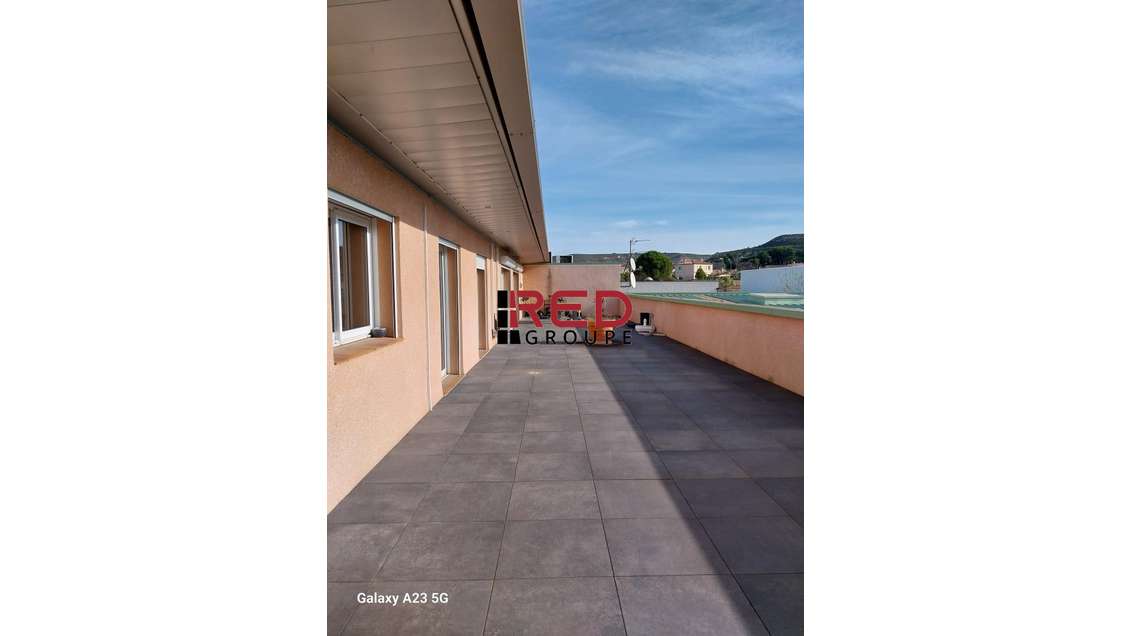 A louer bureaux lumineux en ZI Les Pennes Mirabeau