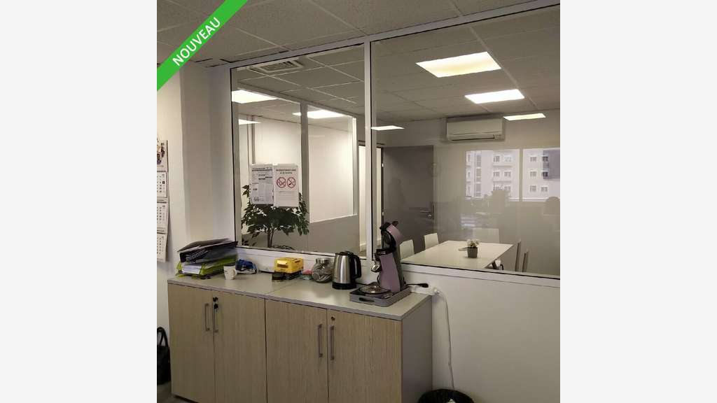 A louer bureaux de101m² à Vitrolles Aéroport