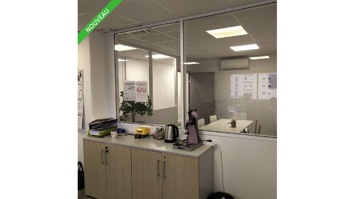 A louer bureaux de101m² à Vitrolles Aéroport