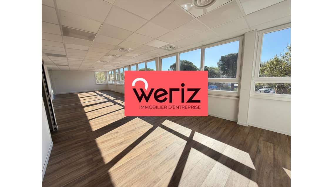 Bureaux lumineux 246m² R+1 à louer à Vitrolles