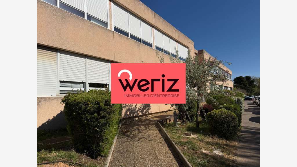 Bureaux lumineux 246m² R+1 à louer à Vitrolles
