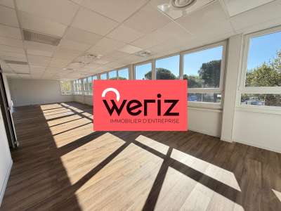 Bureaux lumineux 246m² R+1 à louer à Vitrolles