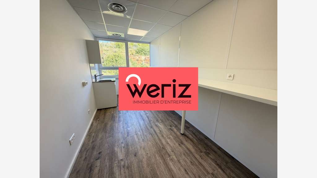 Bureaux lumineux 246m² R+1 à louer à Vitrolles