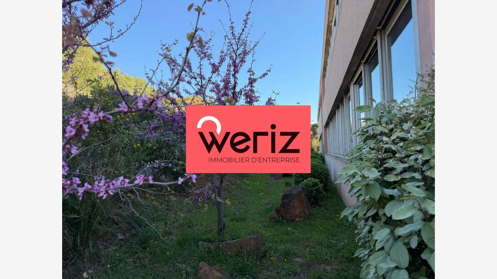 Bureaux lumineux 246m² R+1 à louer à Vitrolles