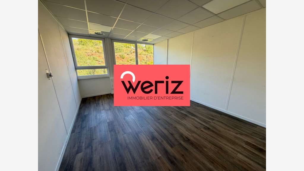 Bureaux lumineux 246m² R+1 à louer à Vitrolles
