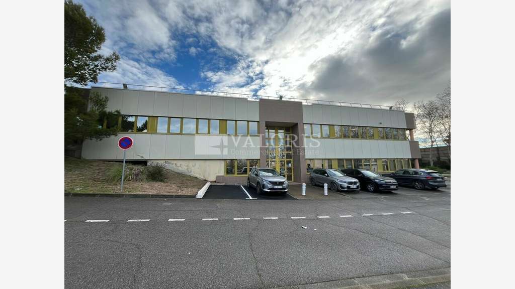 Bureaux 206m² RDC à louer ZI des Estroublans