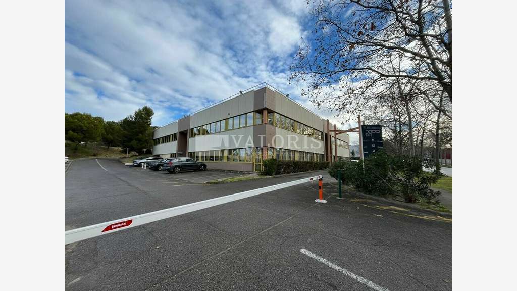 Bureaux 206m² RDC à louer ZI des Estroublans