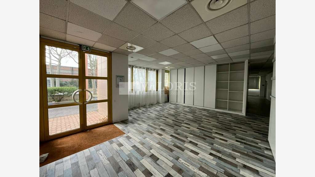 Bureaux 206m² RDC à louer ZI des Estroublans