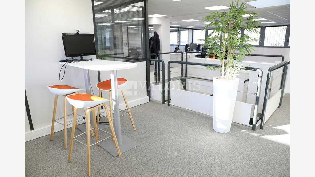 Bureaux 430m² R+1 à louer à Vitrolles D9/A7