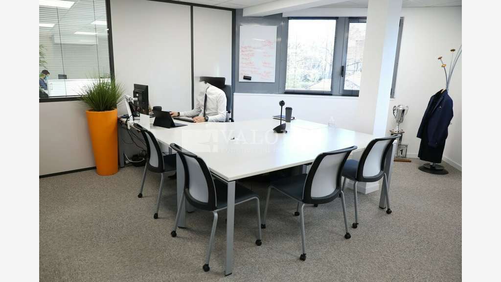 Bureaux 430m² R+1 à louer à Vitrolles D9/A7