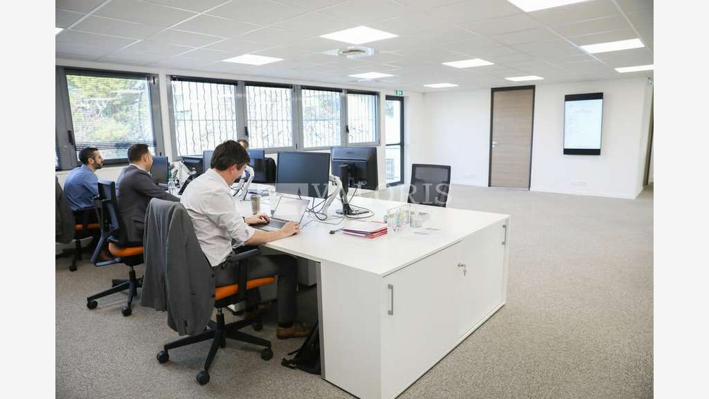Bureaux 430m² R+1 à louer à Vitrolles D9/A7