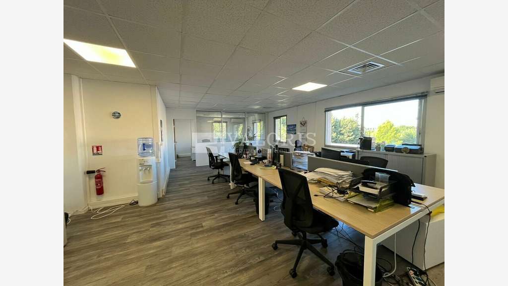 Bureaux 101m² à louer ZI de Couperigne à Vitrolles