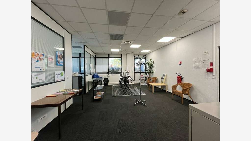 Location bureaux 179m² en excellent état Vitrolles