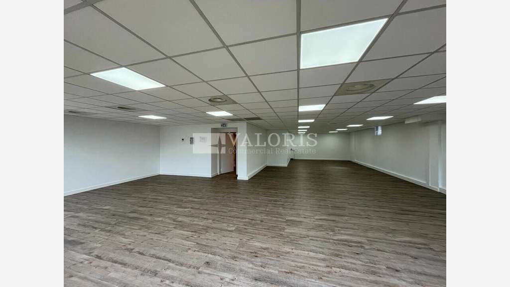Bureaux 150m² à louer  à Vitrolles proche A7, D9