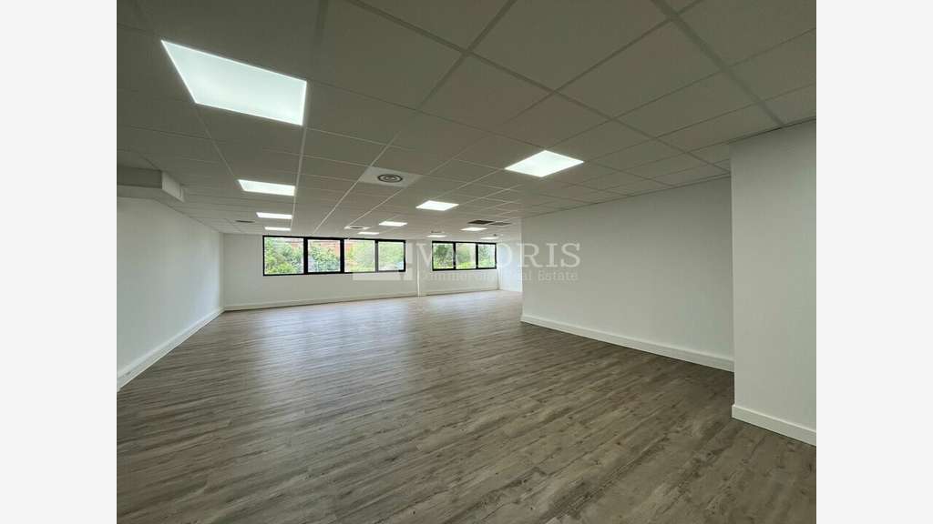 Bureaux 150m² à louer  à Vitrolles proche A7, D9