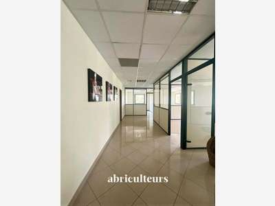 Bureaux Clés en Main 109 m² (5 Espaces Vitrés) + P